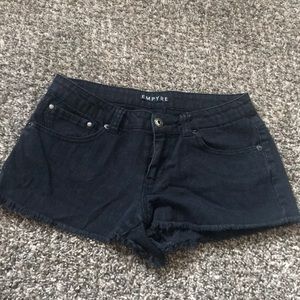 Empyre black jean short